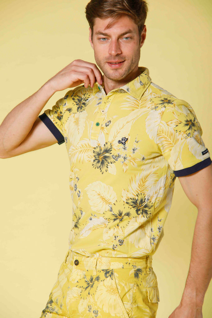 immagine 3 di polo uomo in piquet con stampa fiori modello Print colore giallo di Mason's 