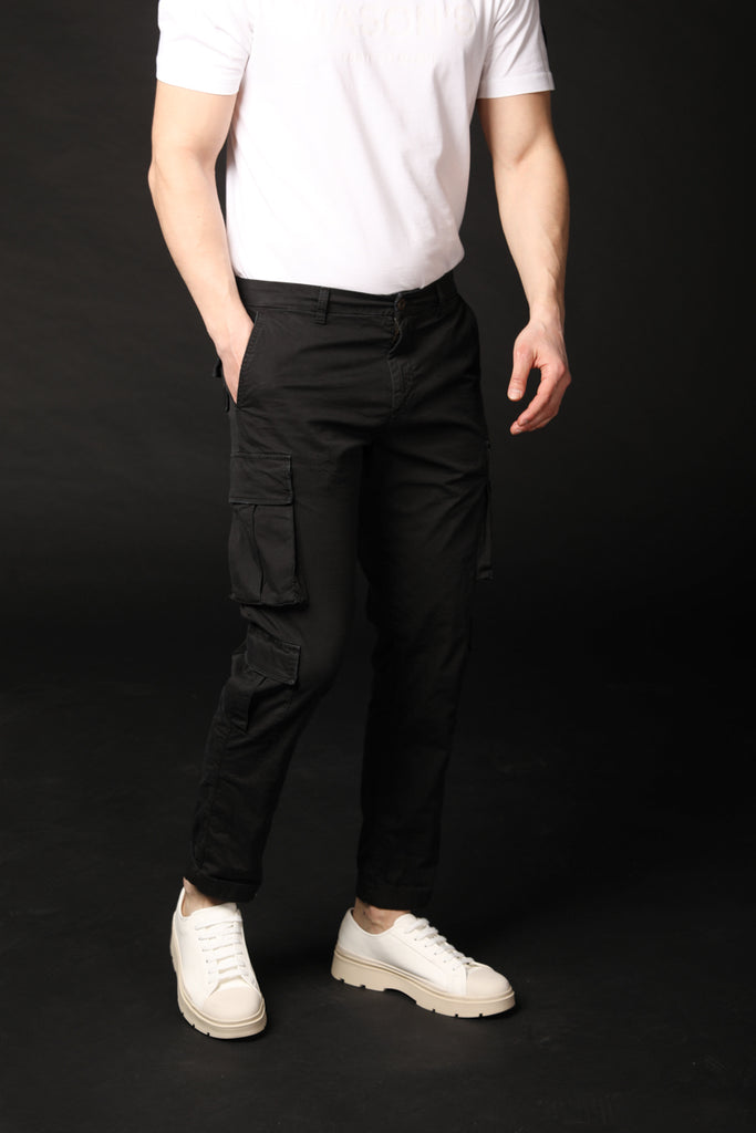 immagine 2 di pantalone cargo uomo modello Bahamas in nero fit regular di Mason's