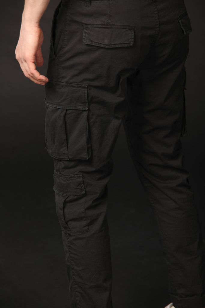 immagine 4 di pantalone cargo uomo modello Bahamas in nero fit regular di Mason's