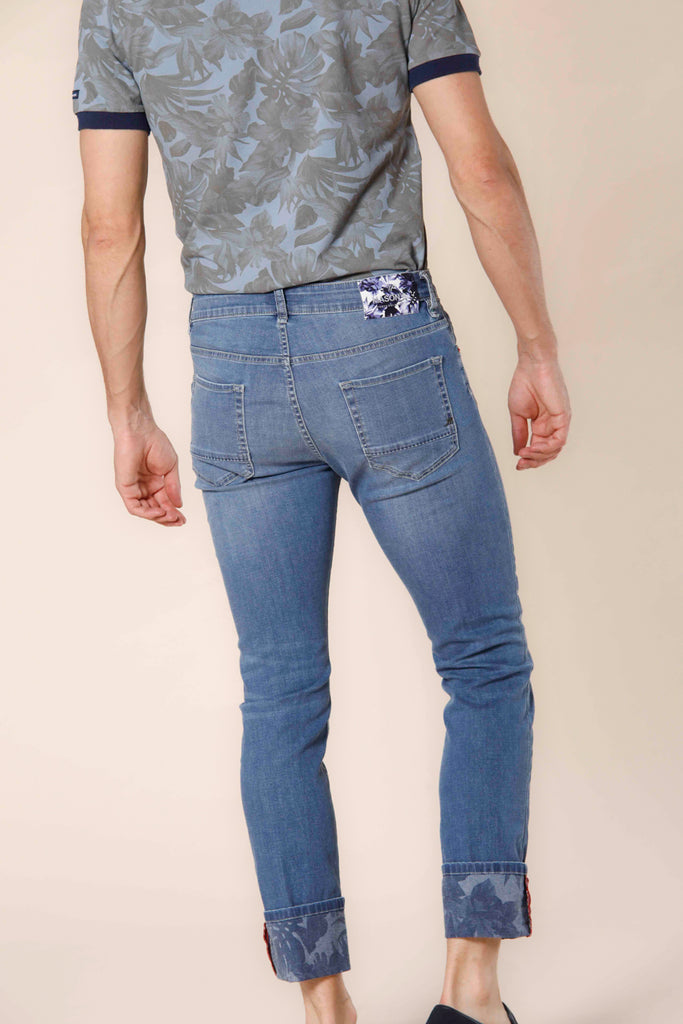 Harris 5 tasche pantalone uomo in denim stretch con pattern fiori hawaii slim