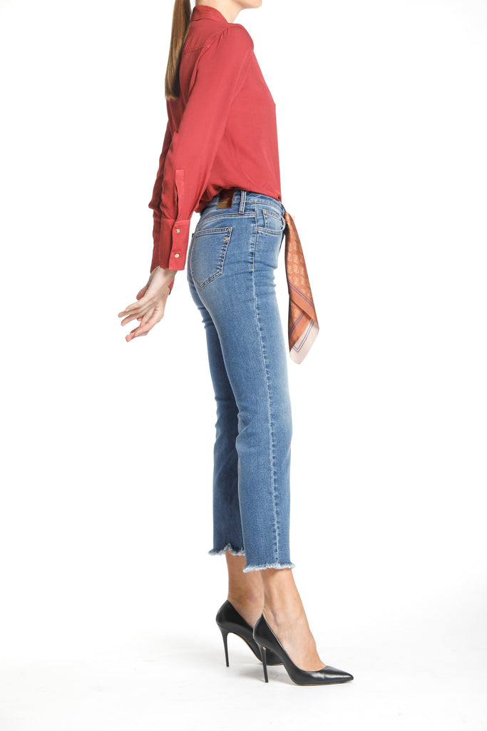 Immagine 3 di pantalone 5 tasche da donna in denim colore blu navy modello Olivia di Mason's