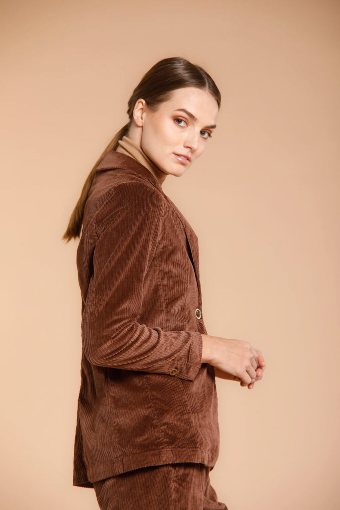 Immagine 4 di blazer donna in velluto a coste color mattone scuro modello Helena di Mason's
