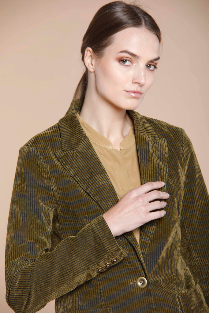 Immagine 3 di blazer da donna in velluto a coste verde modello Theresa di Mason's