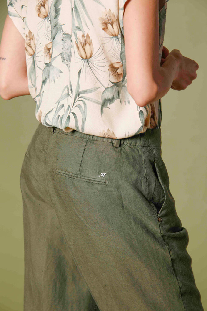 Immagine 3 di pantalone chino jogger donna in stuoia di tencel e lino color verde modello Linda Summer di Mason's