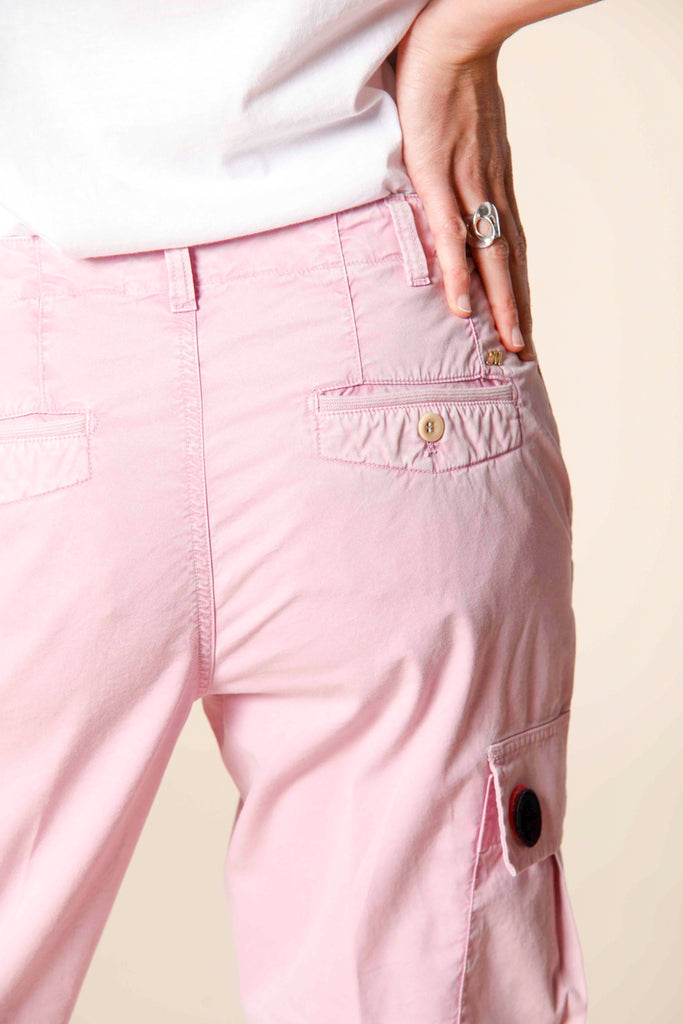 Immagine 2 di pantalone cargo donna in twill di cotone color lilla incon washes modello Judy Archivio W di Mason's