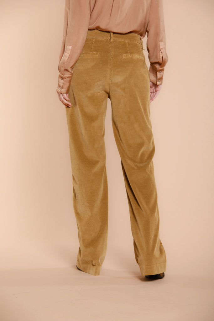 Immagine 5 di pantalone chino donna in velluto a coste color falegname modello New York Straight di mason's