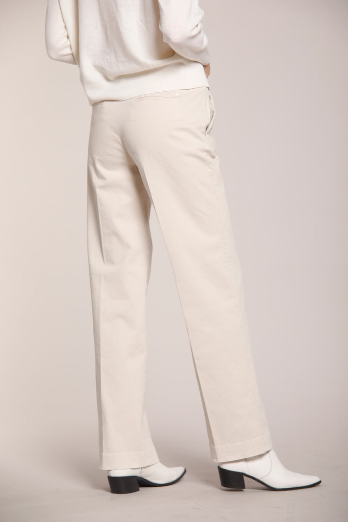Immagine 5 di pantalone chino donna in raso color ghiaccio modello New York straight di Mason's