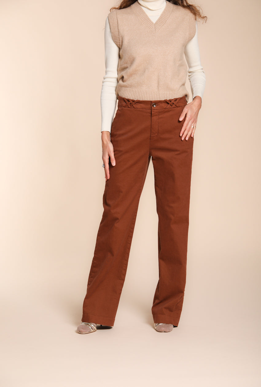 Foto 1 New York Straight pantalone chino donna in gabardina straight fit