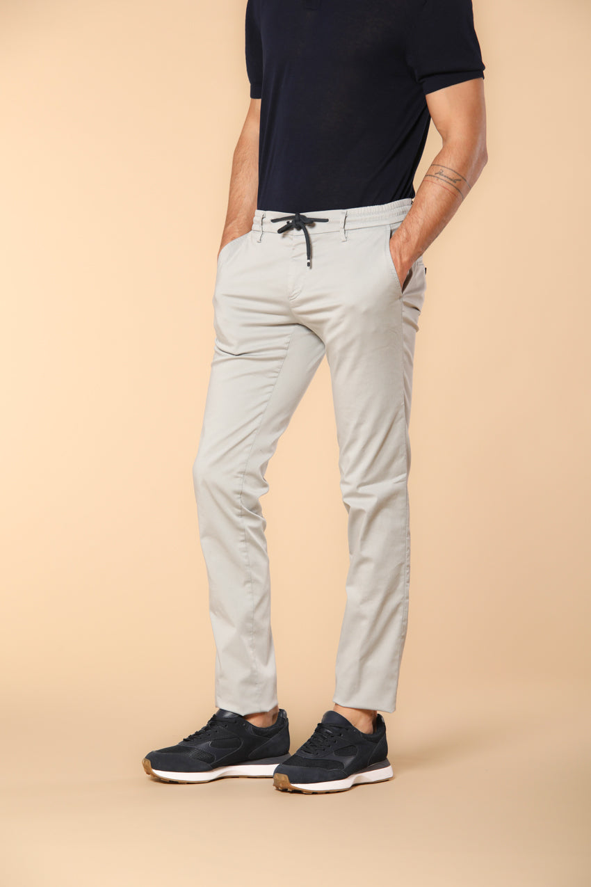 Milano Jogger Travel pantalone chino jogger uomo in raso tecnico travel stretch extra slim