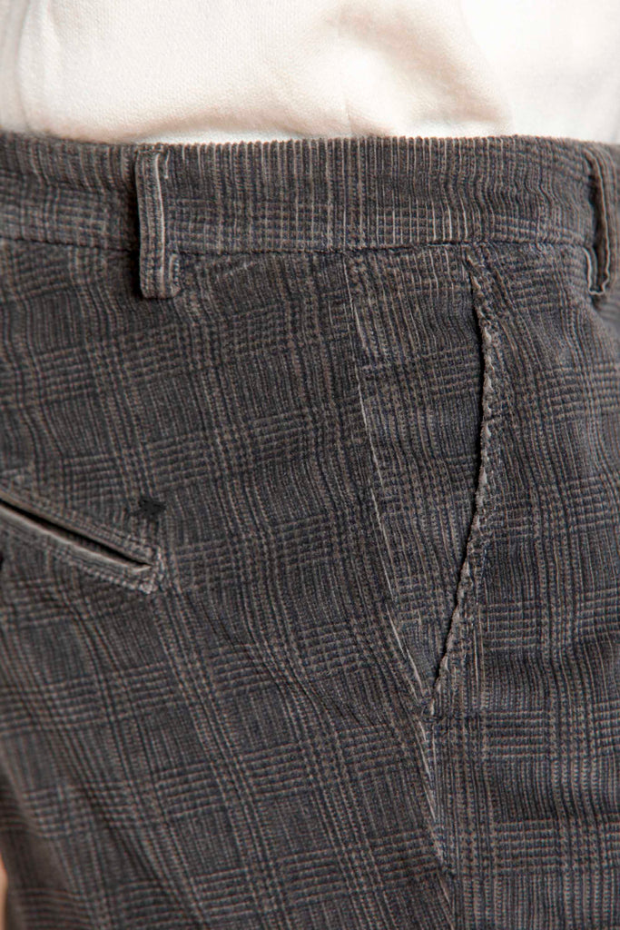 Osaka Style pantalone chino uomo in velluto con pattern galles carrot fit