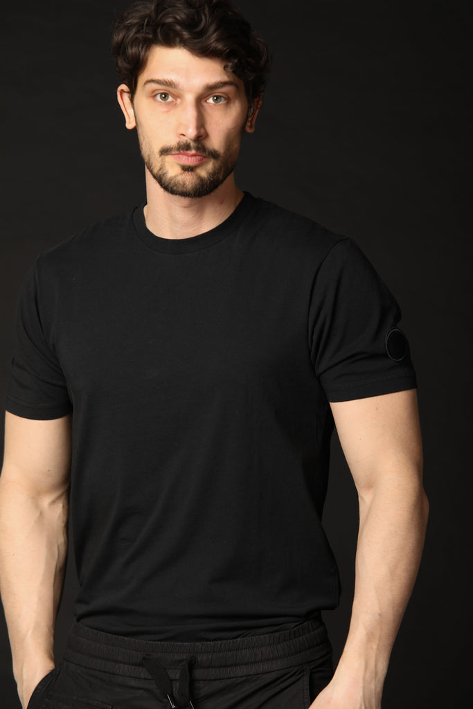 immagine 1 di t-shirt uomo modello Tom MM di colore nero fit regular di Mason's
