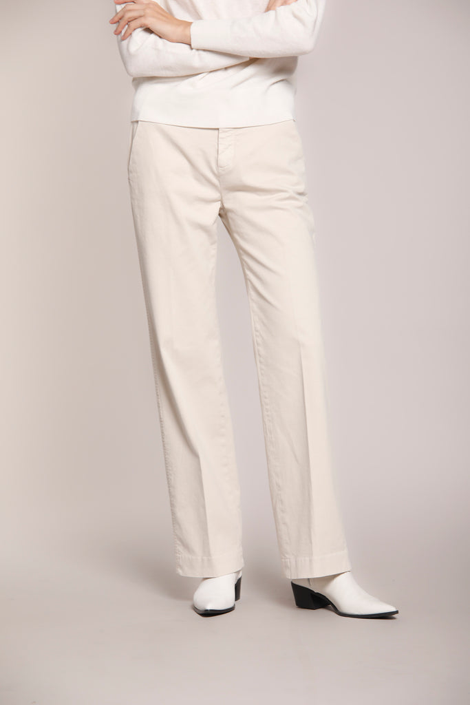 Immagine 1 di pantalone chino donna in raso color ghiaccio modello New York straight di Mason's