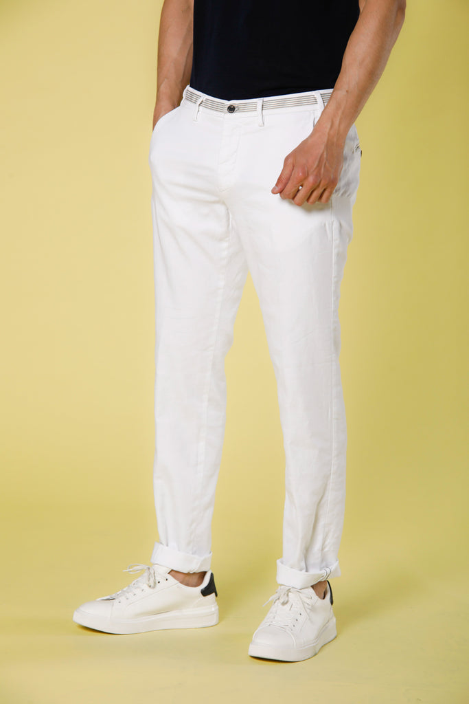 Immagine 1 di pantalone chino jogger uomo in jersey stretch bianco slim fit modello Torino Golf di Mason's