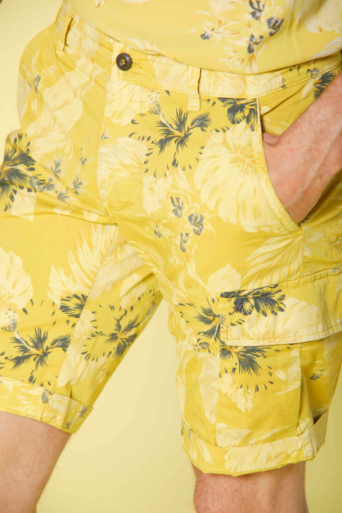 Bild 2 von Herren-Baumwoll-Cargo-Bermuda-Shorts mit Hawaii-Print Modell Chile 1 gelb slim fit von Mason's