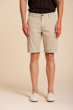 Chile bermuda cargo hombre en satén stretch slim fit ①