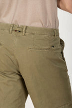 Dettaglio vita bermuda chino uomo Boston delamere Mason's rosmarino in twill stretch SS26