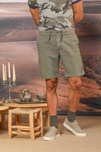 Khinos M74 Herren-Chino-Bermuda aus Baumwoll-Hanf-Herringbone-Mischung Relaxed Fit