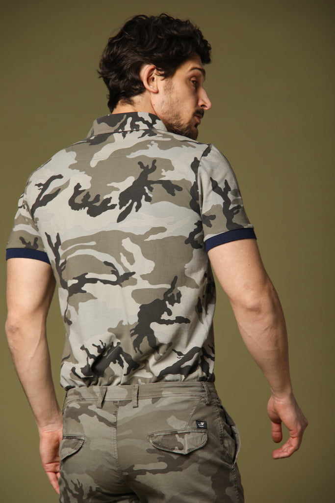 immagine 4 di polo uomo modello Print con pattern camouflage di colore bianco fit regular di Mason's
