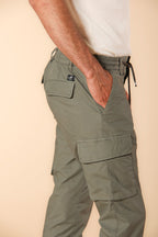 Immagine 2 di Chile Jogger pantalone cargo uomo in tela paracadute extra slim fit colore verde militare di Mason's