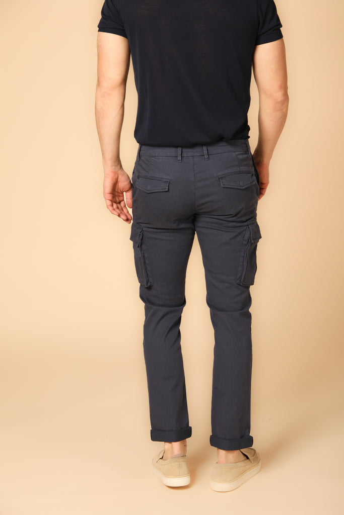 immagine 5 di pantalone cargo uomo modello Chile City in blu navy regular fit di Mason's