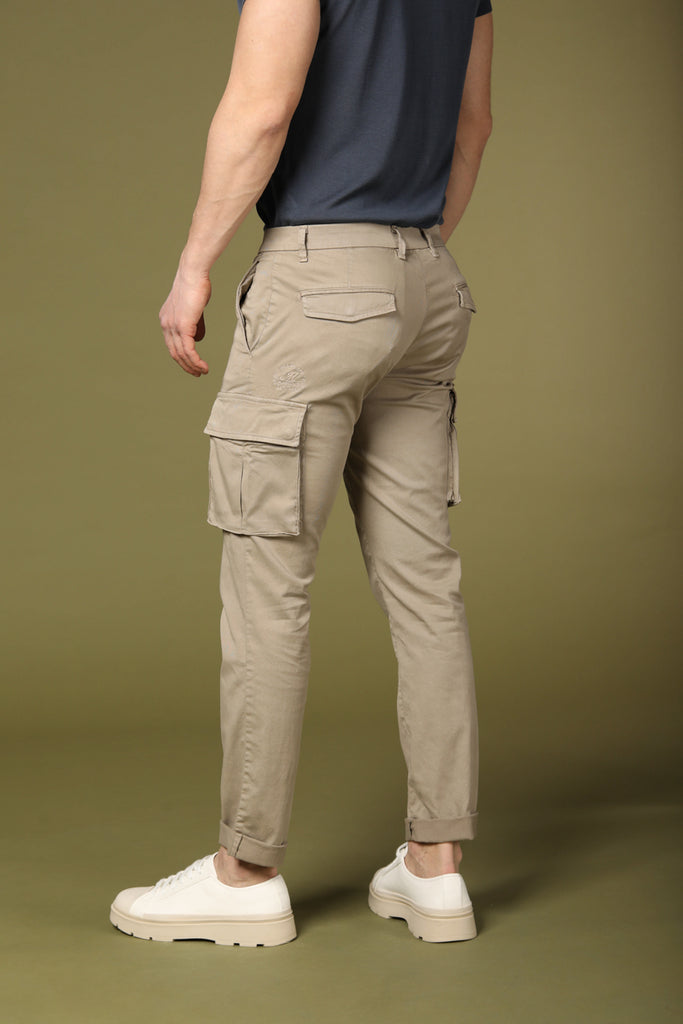 immagine 6 di pantalone cargo uomo modello Chile City in stucco chiaro regular fit di Mason's
