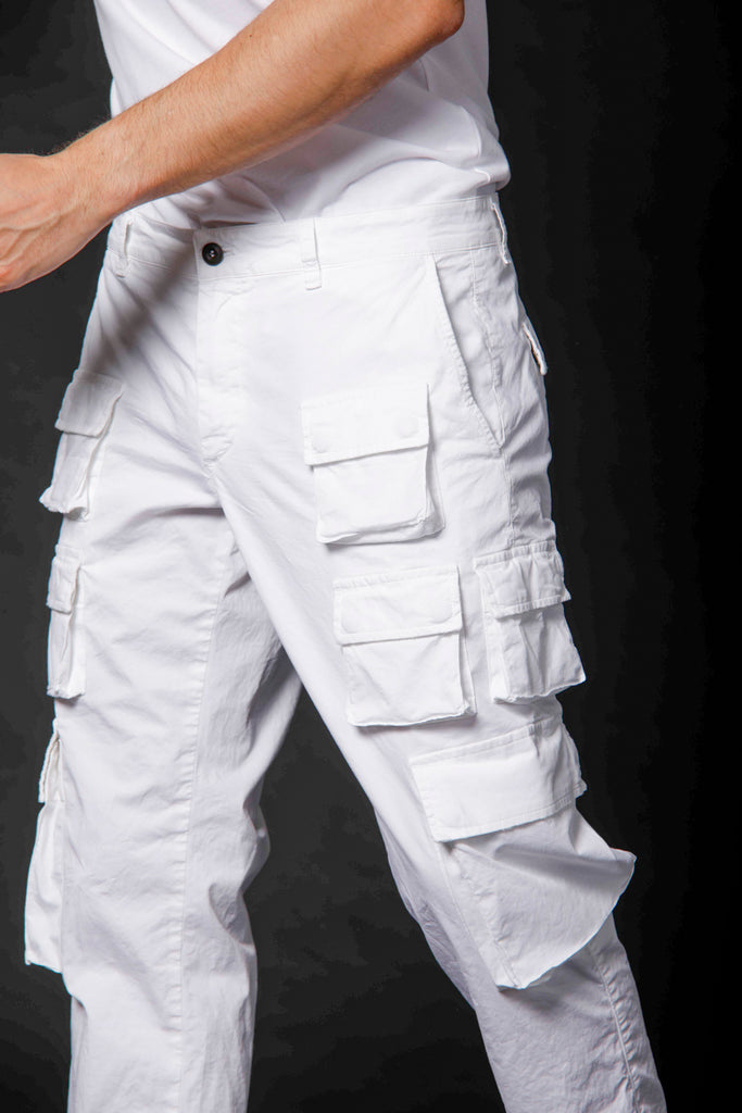 immagine 2 di pantalone cargo uomo in cotone stretch limited edition modello Caracas colore bianco di Mason's 