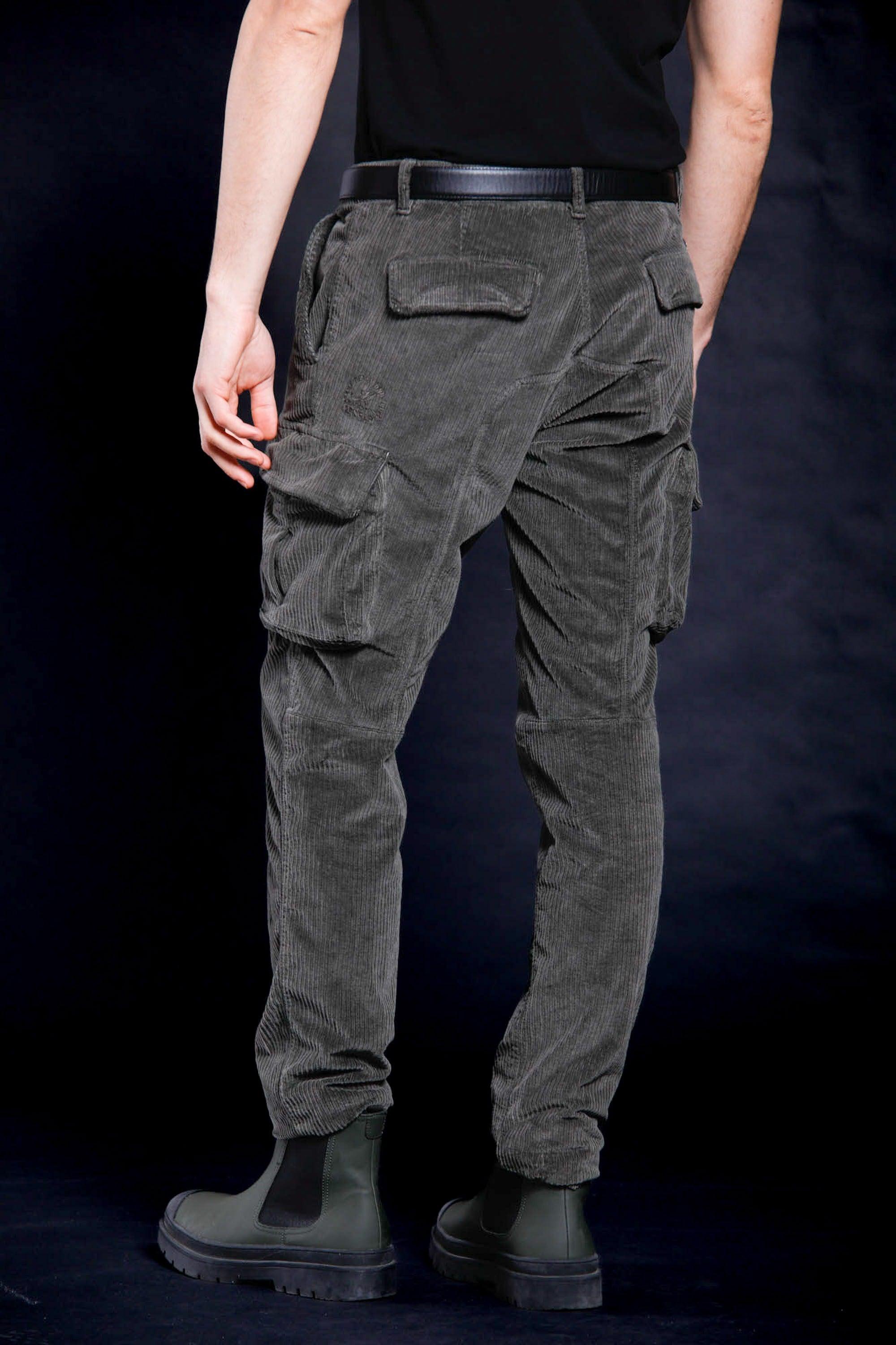 Chile man cargo pant in 500 striped velvet extra slim