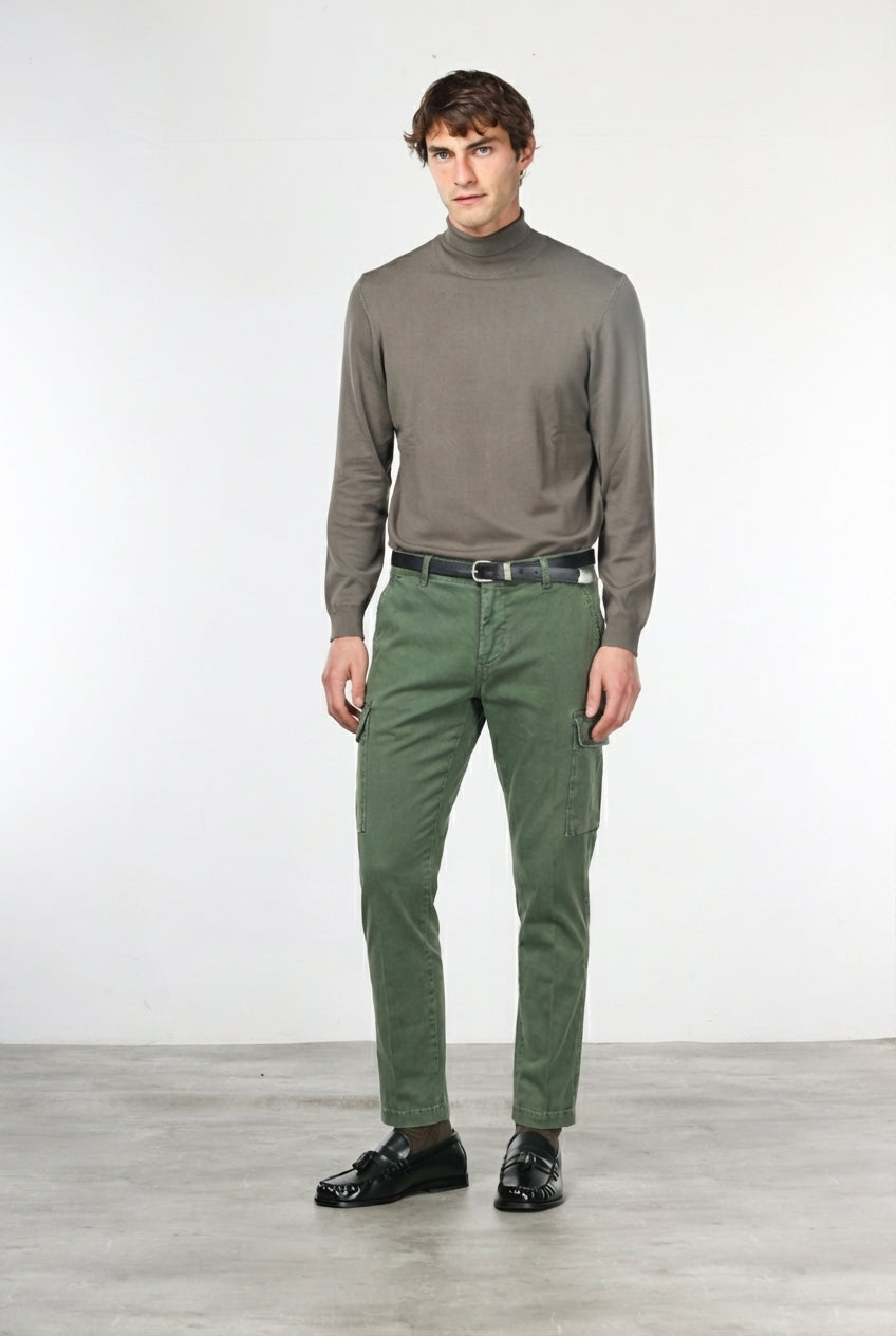 Chile men’s cargo pants in stretch gabardine, extra slim fit ①