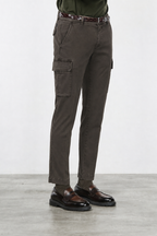 Chile men’s cargo pants in stretch gabardine with extra slim fit ①
