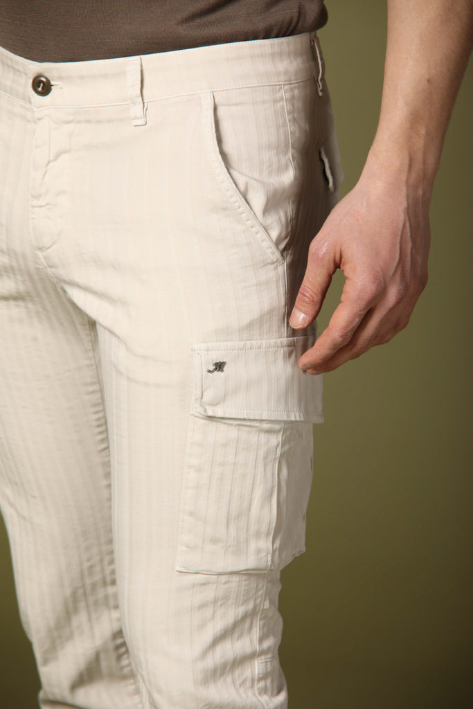 immagine 4 di pantalone cargo uomo modello Chile colore stucco fit extra slim di Mason's