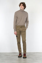 George Coolpocket pantalone cargo uomo in gabardina carrot fit ①