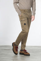 George Coolpocket pantalone cargo uomo in gabardina carrot fit ①
