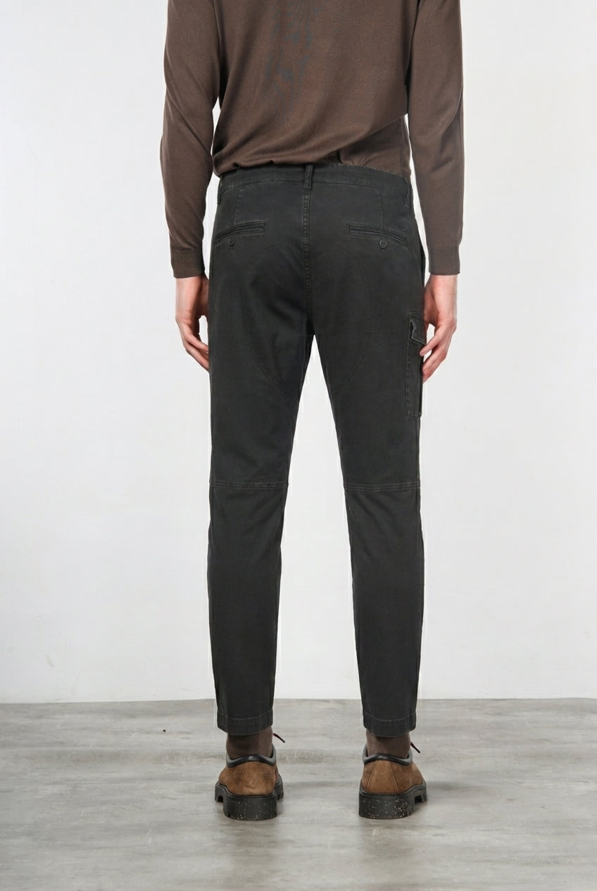 George Coolpocket pantalone cargo uomo in gabardina carrot fit ①