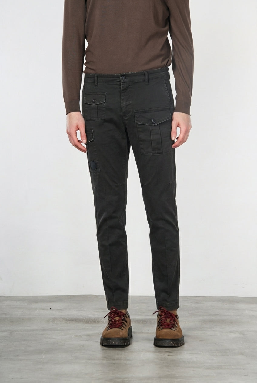 George Coolpocket pantalone cargo uomo in gabardina carrot fit ①
