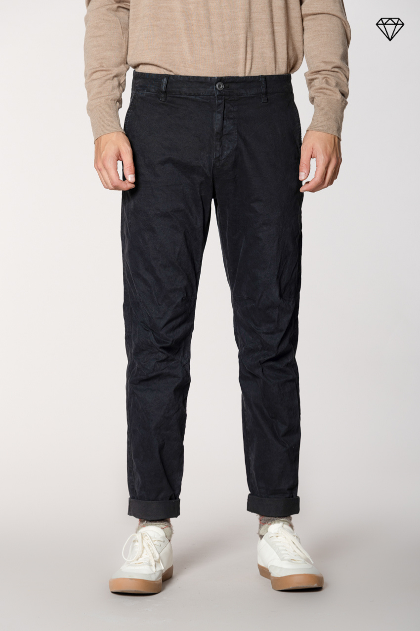 John Coolkhinos pantalone chino uomo in gabardina logo edition carrot fit ①