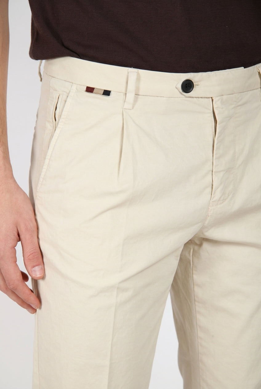 Osaka 1 Pince pantalone chino uomo in gabardina stretch carrot fit