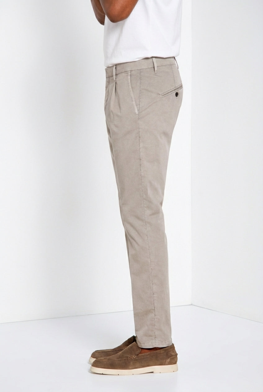 Osaka 1 Pince delamere men's chino pants in stretch gabardine carrot fit