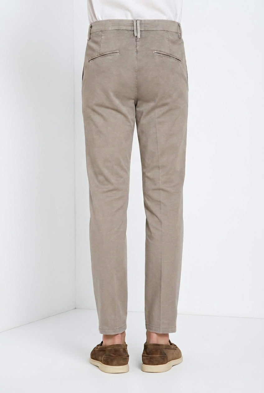 Osaka 1 Pince delamere men's chino pants in stretch gabardine carrot fit