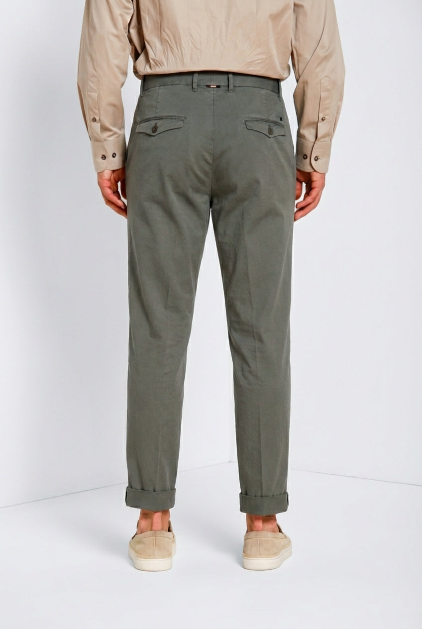 Pinces pantalone chino uomo in gabardina stretch relaxed fit