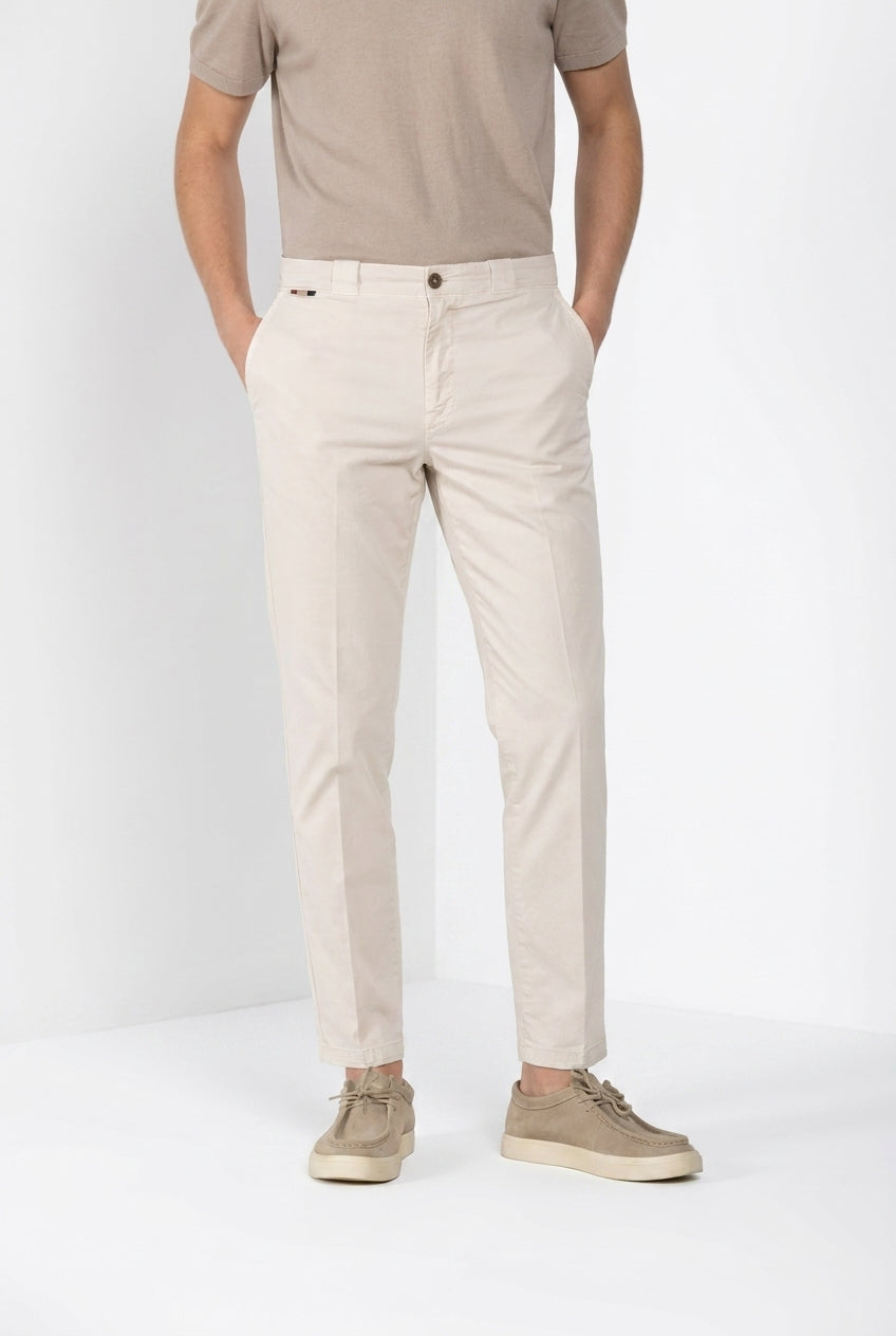 Madison M74 pantalone chino uomo in twill leggero stretch carrot fit