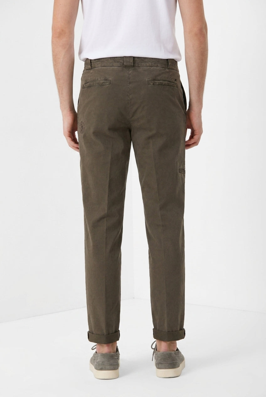 Madison M74 pantalón chino hombre en twill ligero stretch carrot fit