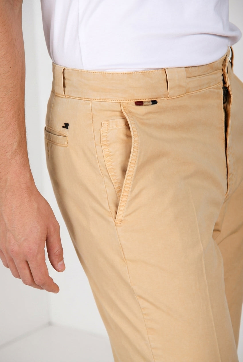 Madison M74 pantalón chino hombre en twill ligero stretch carrot fit