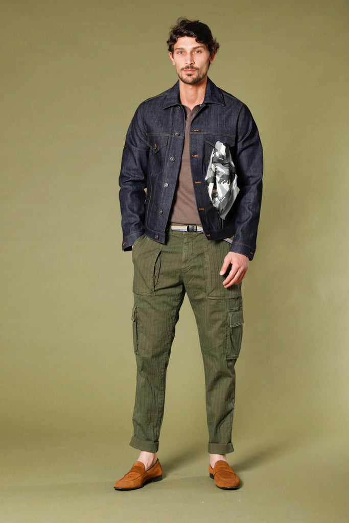 immagine 4 di pantalone cargo uomo in cotone resca modello Cuba Buckle colore verde regular fit di Mason's 