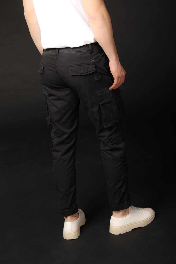 immagine 5 di pantalone cargo uomo modello Bahamas in nero fit regular di Mason's