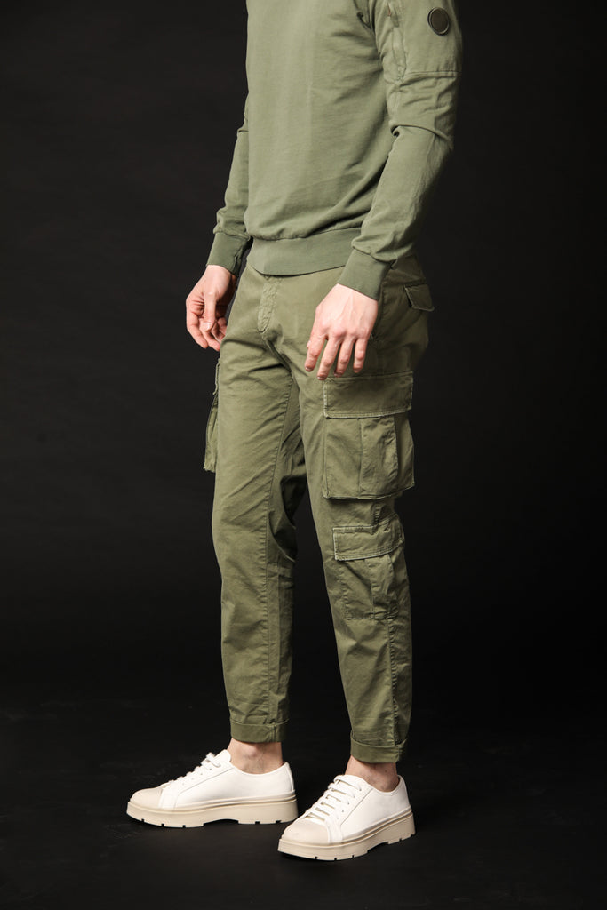 immagine 2 di pantalone cargo uomo modello Bahamas in verde fit regular di Mason's