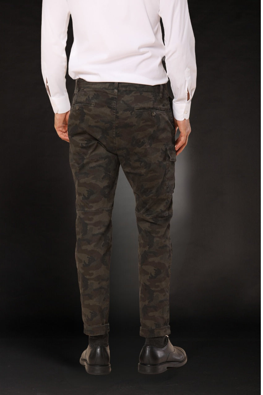 George Coolpocket Herren Cargo-Hose mit Camouflage-Muster Karotten-Schnitt limitierte Auflage ①