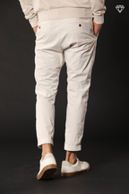 John Coolkhinos pantalone chino uomo in raso stretch logo edition carrot fit ①