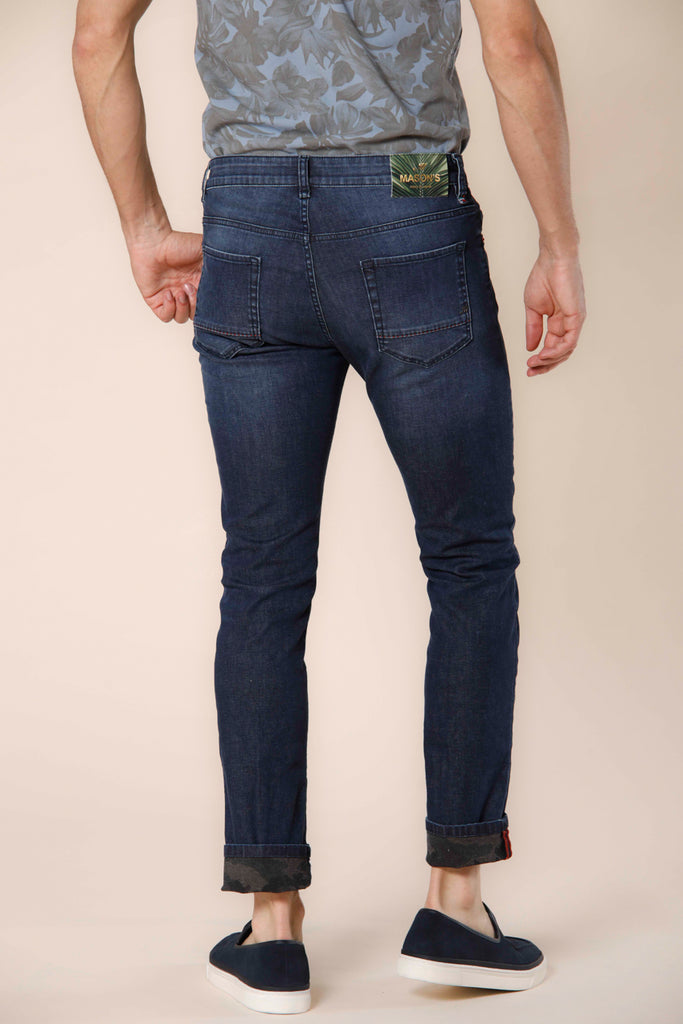 immagine 6 di pantalone uomo in denim stretch pattern mimetico modello harris 5 tasche colore blu navy slim fit di Mason's 