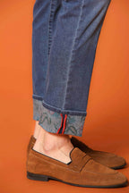 Milano Under 5-Pocket men's chino pants in denim with floral print lining and slim fit 