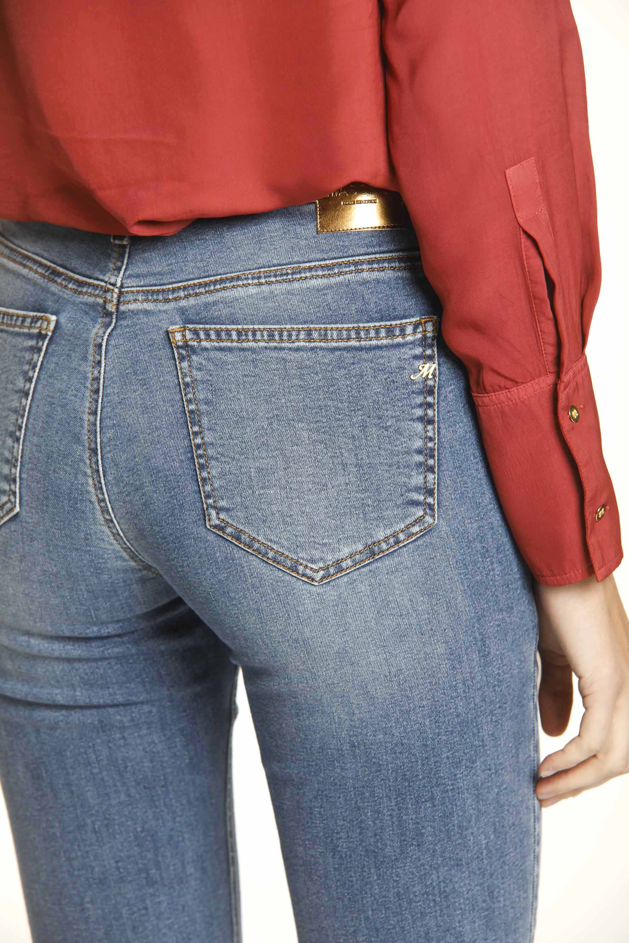 Immagine 4 di pantalone 5 tasche da donna in denim colore blu navy modello Olivia di Mason's